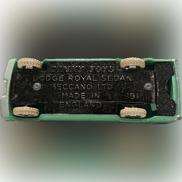 Dinky Toys 191 Dodge Royal Sedan (with windows) - Picture 4 of 5